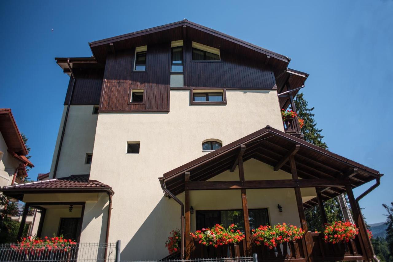 Uphill Residence Sinaia Exterior foto